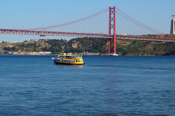 Lisbon Sightseeing Boat Trip